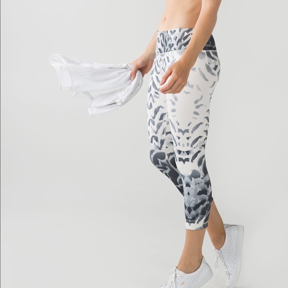lululemon athletica Pants - Lululemon Wunder Under / Pretty Plume Angel Wing